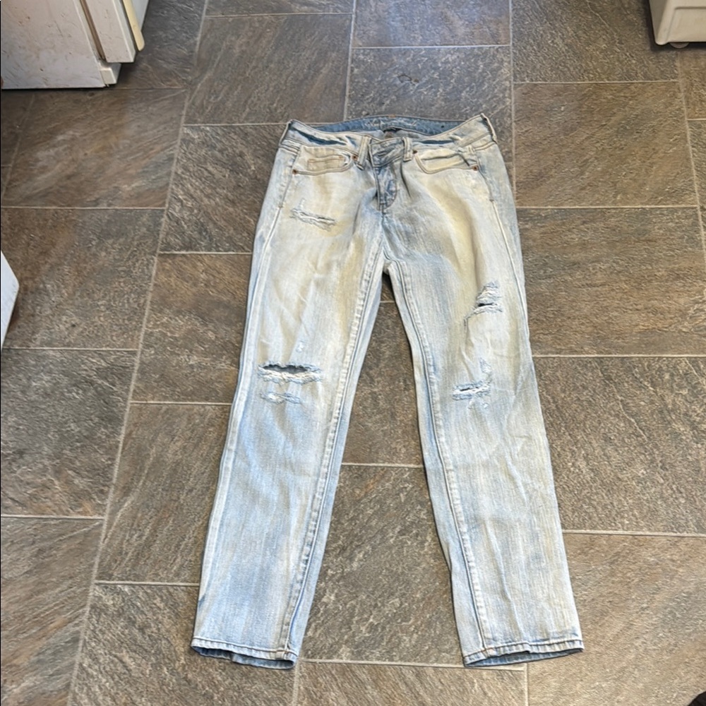American Eagle Outfitters Light Blue Distressed Skinny Jeans